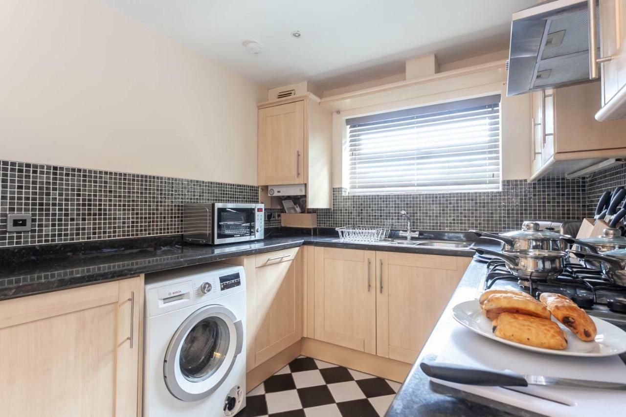 4 Bed Home, Driveway Parking Ideally Located In Latchford, Warrington - Executive St Marys House Экстерьер фото