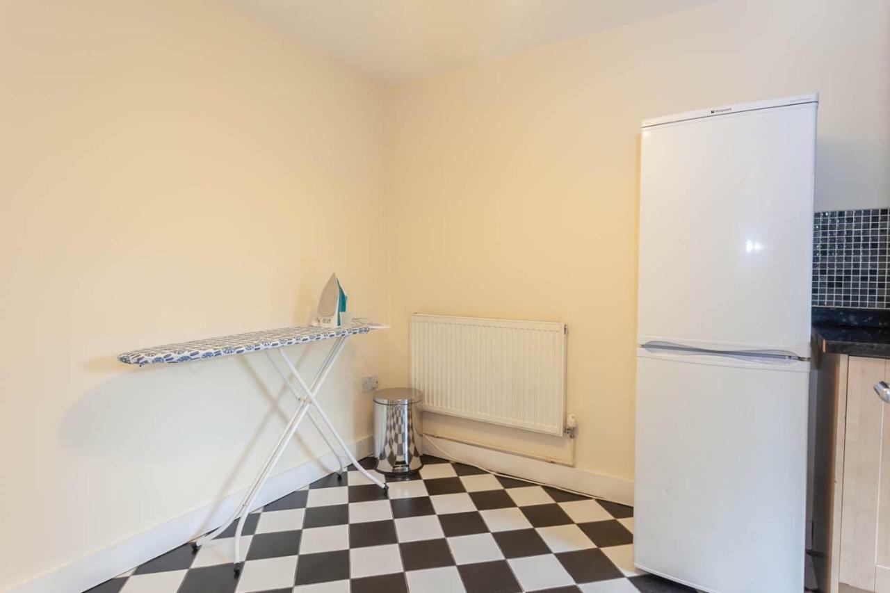 4 Bed Home, Driveway Parking Ideally Located In Latchford, Warrington - Executive St Marys House Экстерьер фото