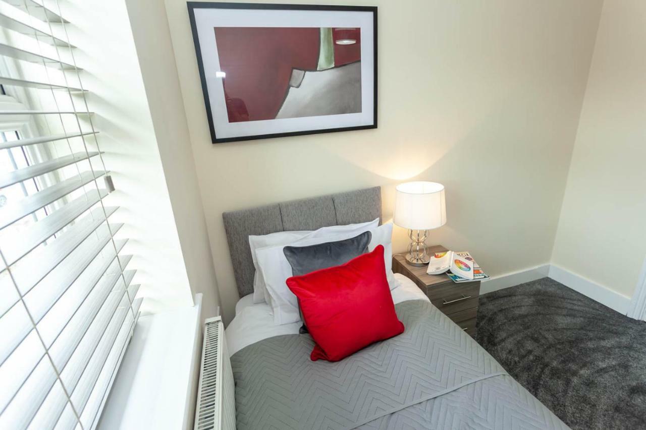 4 Bed Home, Driveway Parking Ideally Located In Latchford, Warrington - Executive St Marys House Экстерьер фото