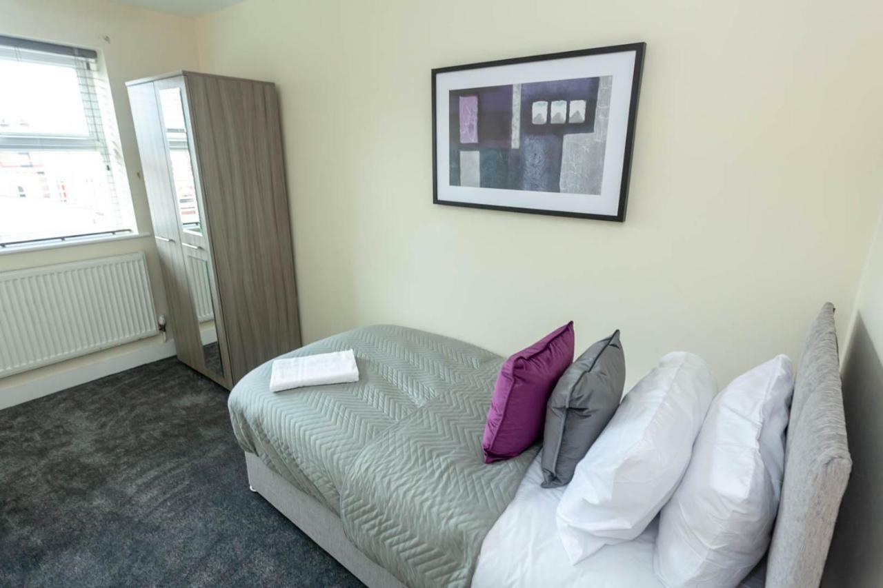 4 Bed Home, Driveway Parking Ideally Located In Latchford, Warrington - Executive St Marys House Экстерьер фото