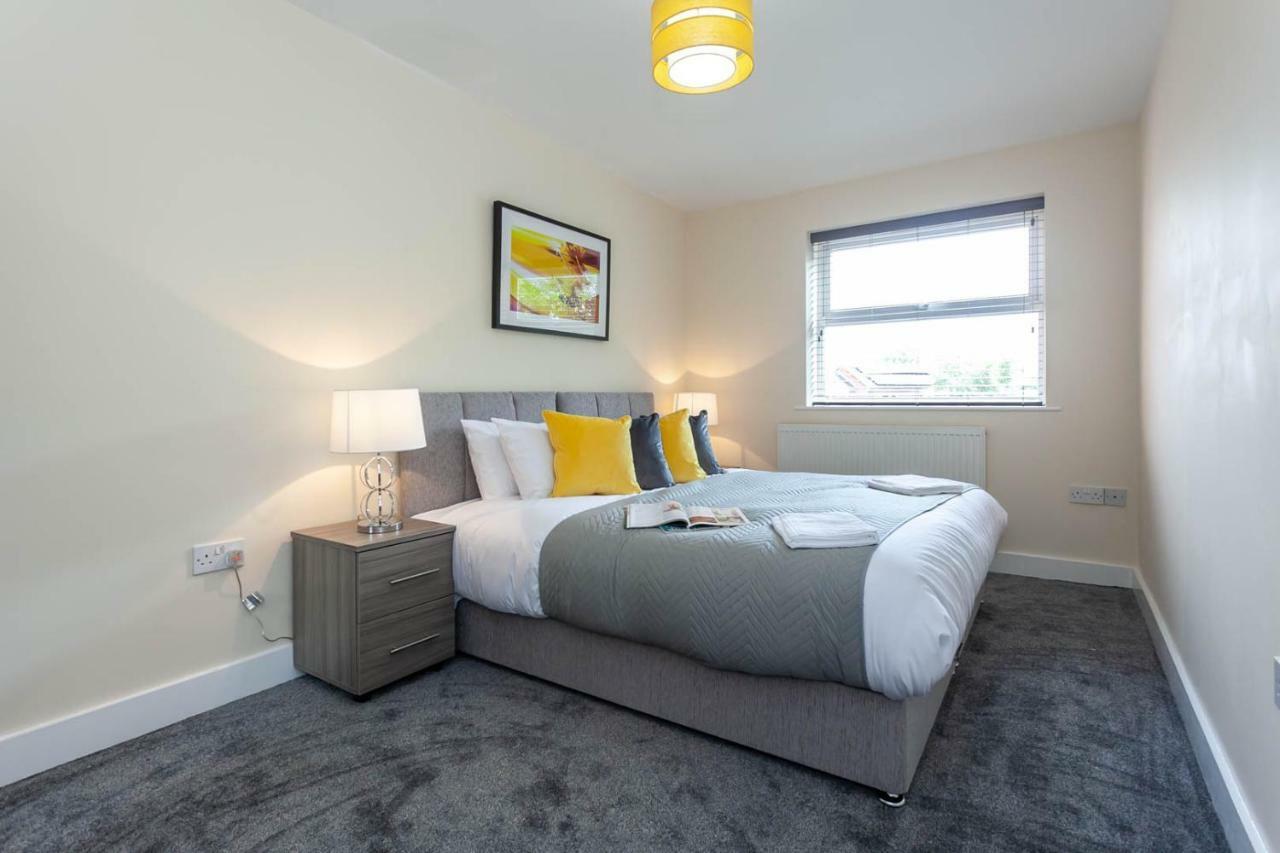 4 Bed Home, Driveway Parking Ideally Located In Latchford, Warrington - Executive St Marys House Экстерьер фото